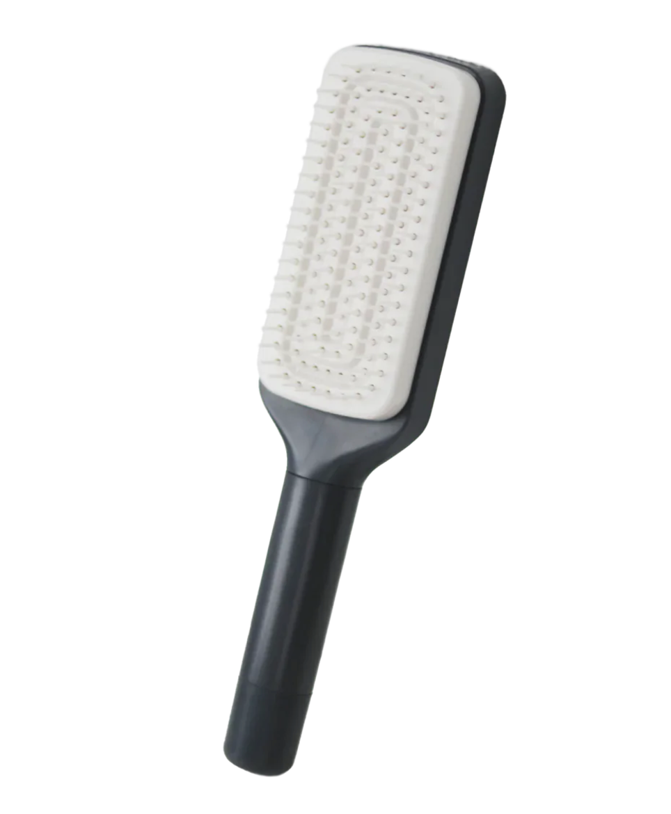 Magic Tangle-Free Brush